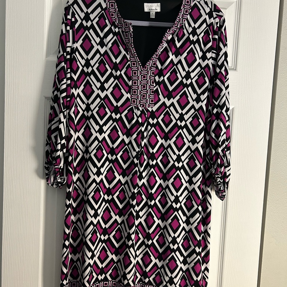 Robbie Bee Geometric Black and Pink Tunic Dress